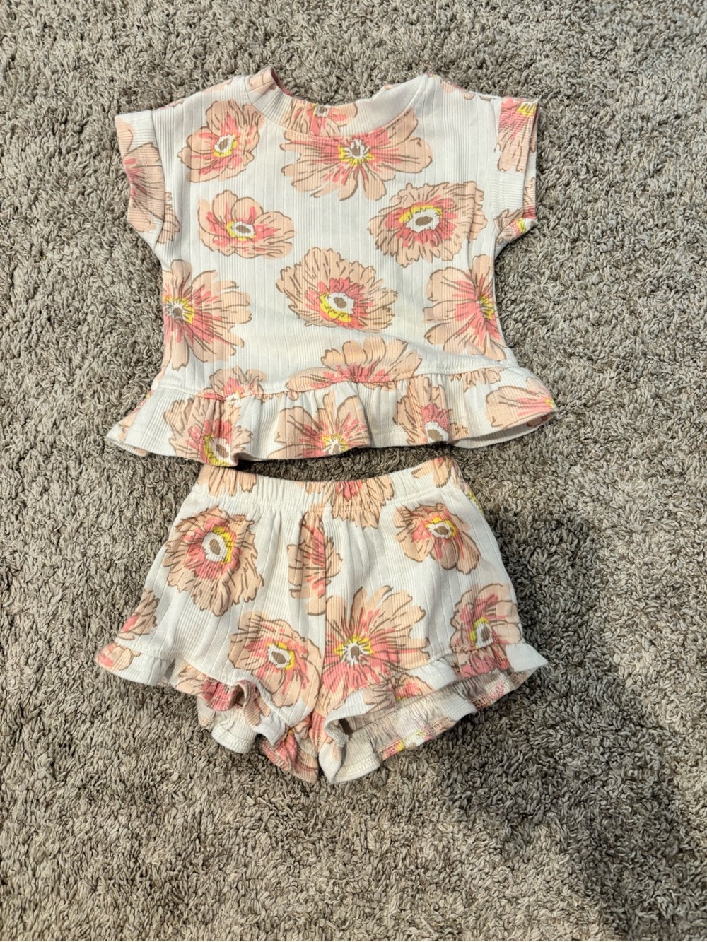 Bundle of Baby Girl Sets - Picture 3 of 8